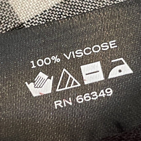 V. FRASS The Original Plaid Viscose Scarf Sz. 32โ x 72โ - Picture 4 of 12